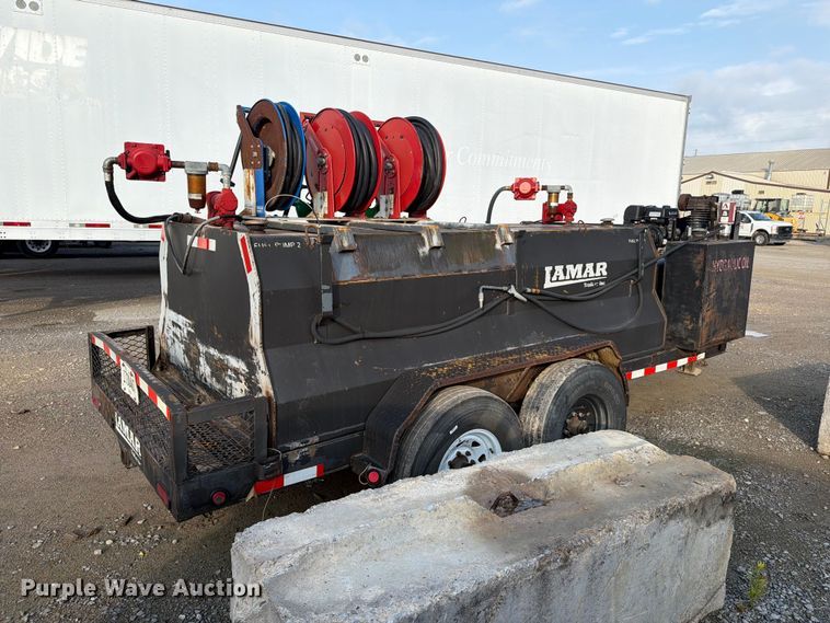 image for item ER3028 2014 Lamar fuel and lube trailer