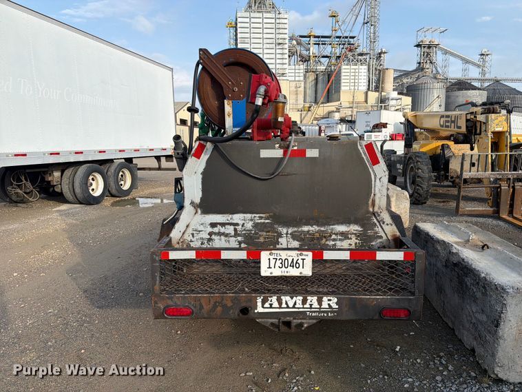 image for item ER3028 2014 Lamar fuel and lube trailer