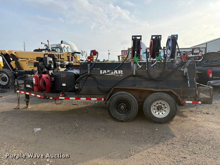 image for item ER3028 2014 Lamar fuel and lube trailer