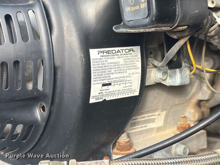 image for item ER3028 2014 Lamar fuel and lube trailer