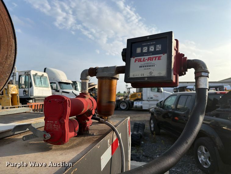image for item ER3028 2014 Lamar fuel and lube trailer