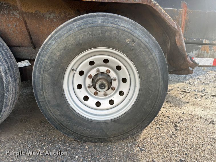 image for item ER3028 2014 Lamar fuel and lube trailer
