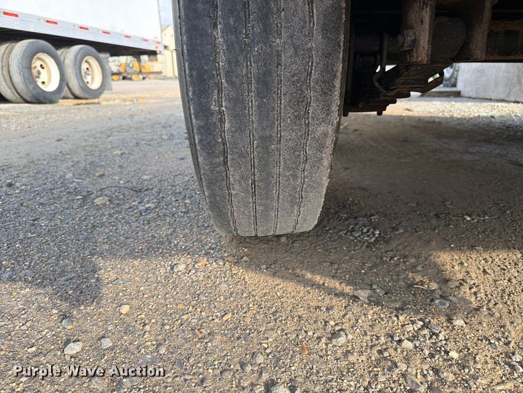 image for item ER3028 2014 Lamar fuel and lube trailer