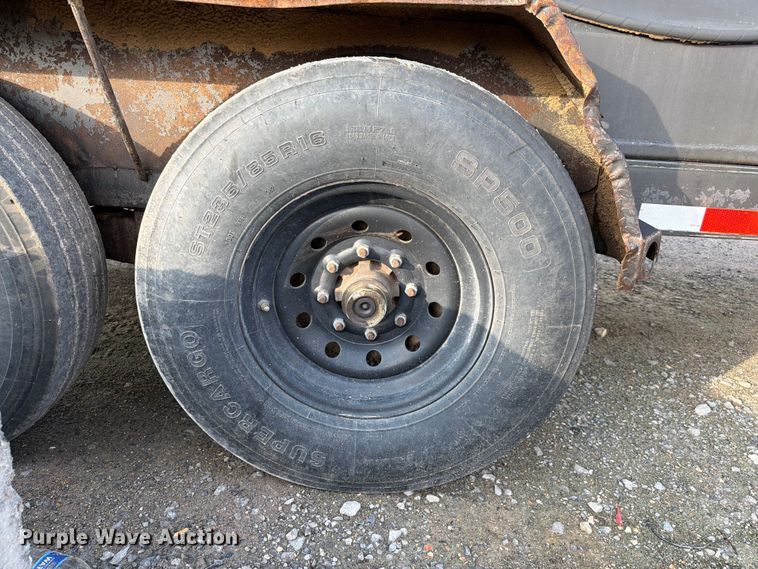 image for item ER3028 2014 Lamar fuel and lube trailer