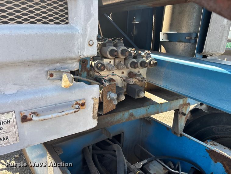 image for item ER3038 1995 Genie Z-45/22 boom lift