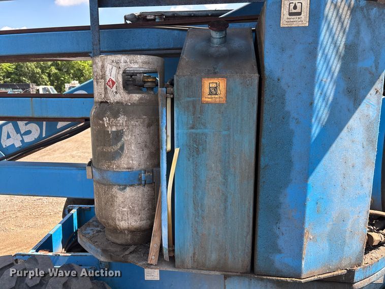 image for item ER3038 1995 Genie Z-45/22 boom lift