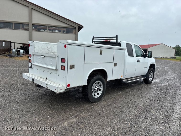 image for item ER3057 2013 GMC Sierra 2500HD Ext. Cab utility bed pickup truck