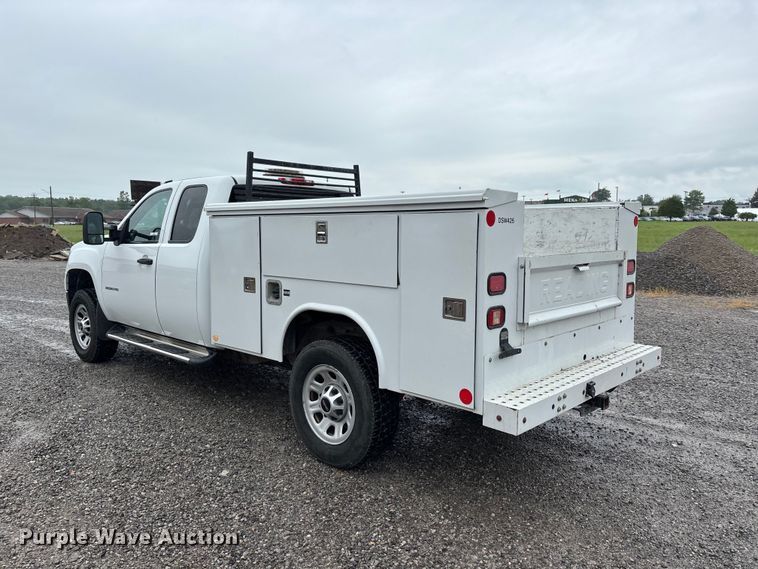 image for item ER3057 2013 GMC Sierra 2500HD Ext. Cab utility bed pickup truck