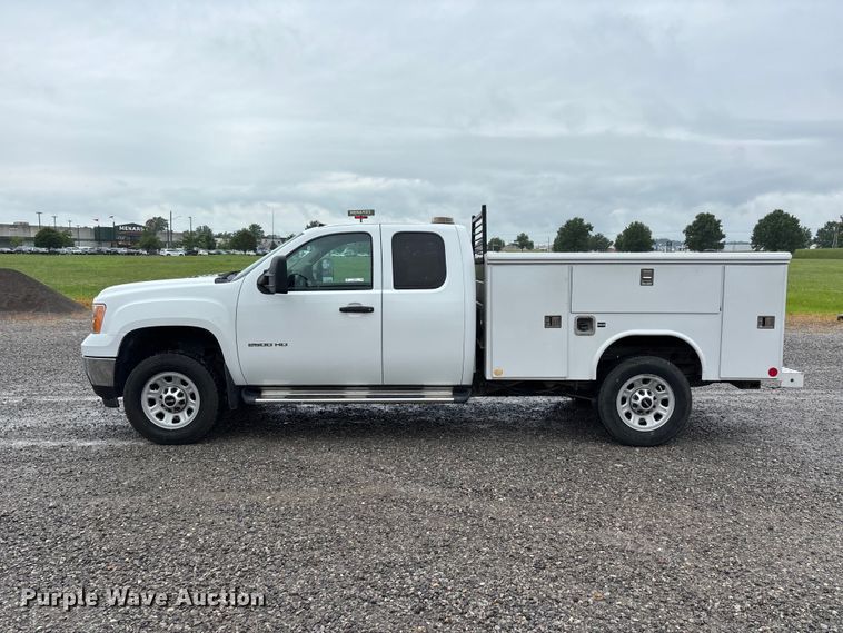 image for item ER3057 2013 GMC Sierra 2500HD Ext. Cab utility bed pickup truck