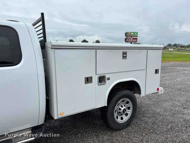 image for item ER3057 2013 GMC Sierra 2500HD Ext. Cab utility bed pickup truck