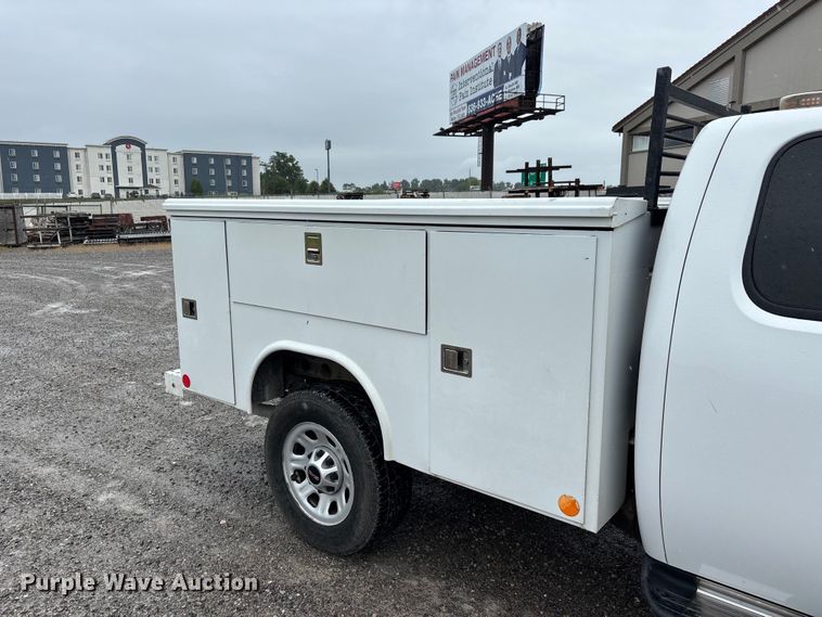 image for item ER3057 2013 GMC Sierra 2500HD Ext. Cab utility bed pickup truck