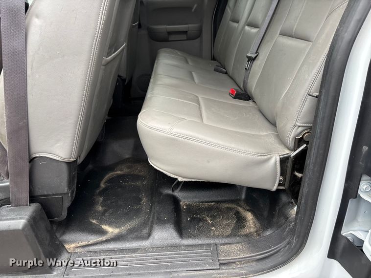image for item ER3057 2013 GMC Sierra 2500HD Ext. Cab utility bed pickup truck