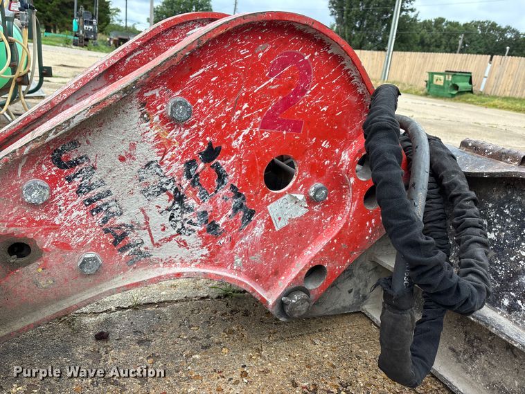 image for item ER3061 Uniram skid steer breaker