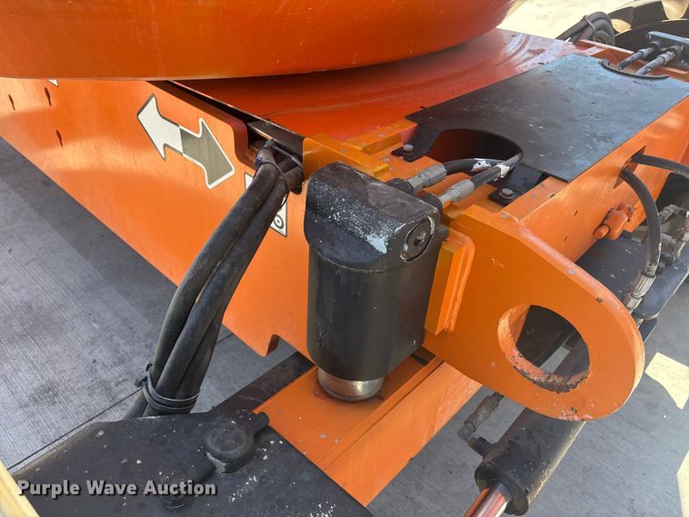 image for item ER7655 2014 JLG 600AJ boom lift