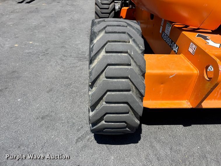 image for item ER7655 2014 JLG 600AJ boom lift