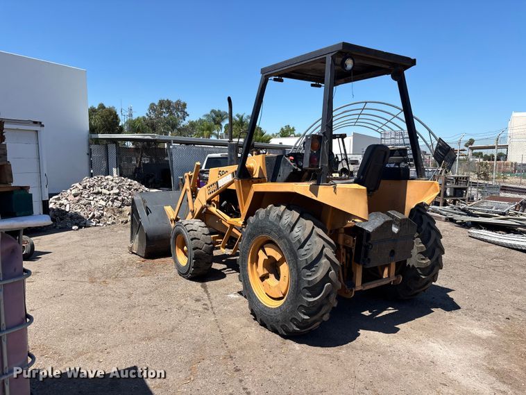 image for item ER7661 1977 Case 580C industrial tractor