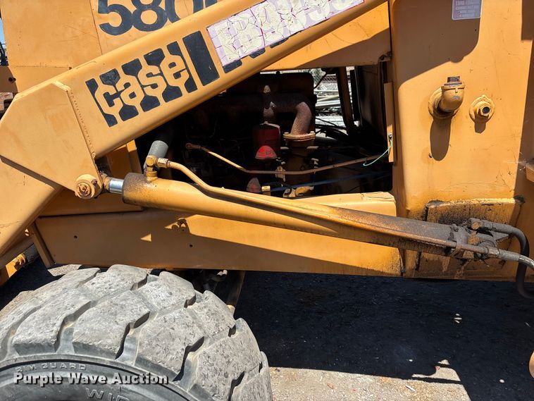 image for item ER7661 1977 Case 580C industrial tractor