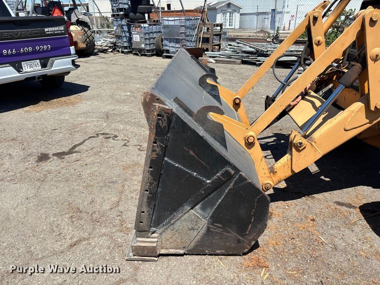 image for item ER7661 1977 Case 580C industrial tractor