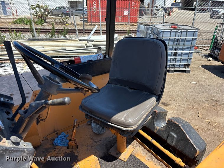 image for item ER7661 1977 Case 580C industrial tractor