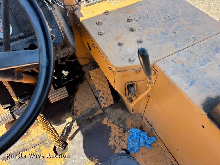 image for item ER7661 1977 Case 580C industrial tractor