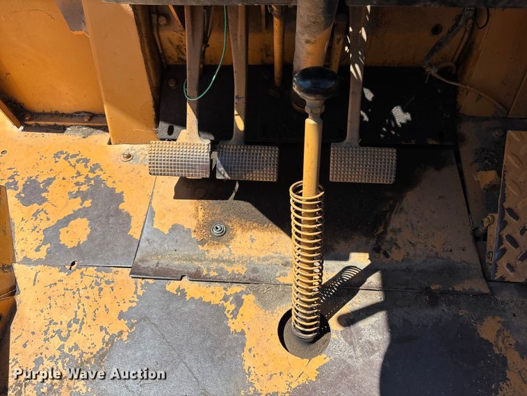 image for item ER7661 1977 Case 580C industrial tractor
