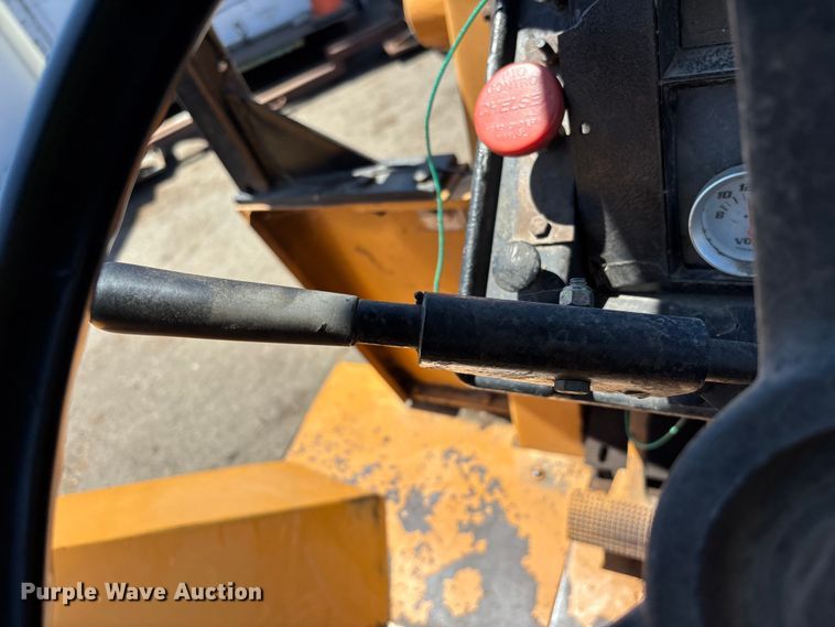 image for item ER7661 1977 Case 580C industrial tractor