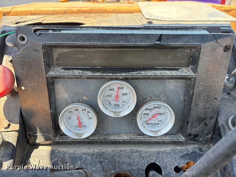 image for item ER7661 1977 Case 580C industrial tractor