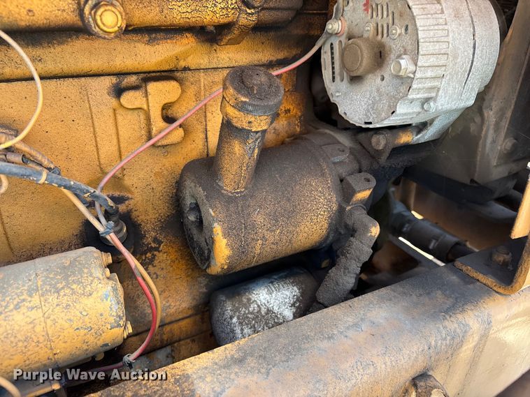 image for item ER7661 1977 Case 580C industrial tractor