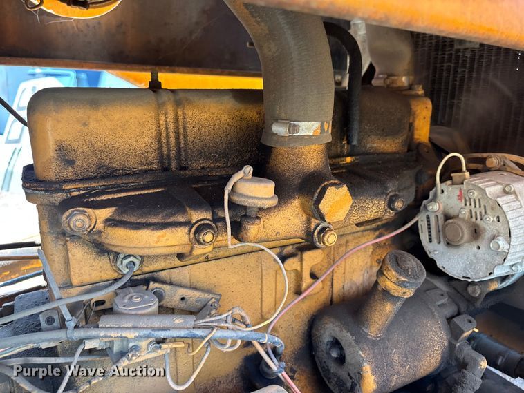 image for item ER7661 1977 Case 580C industrial tractor