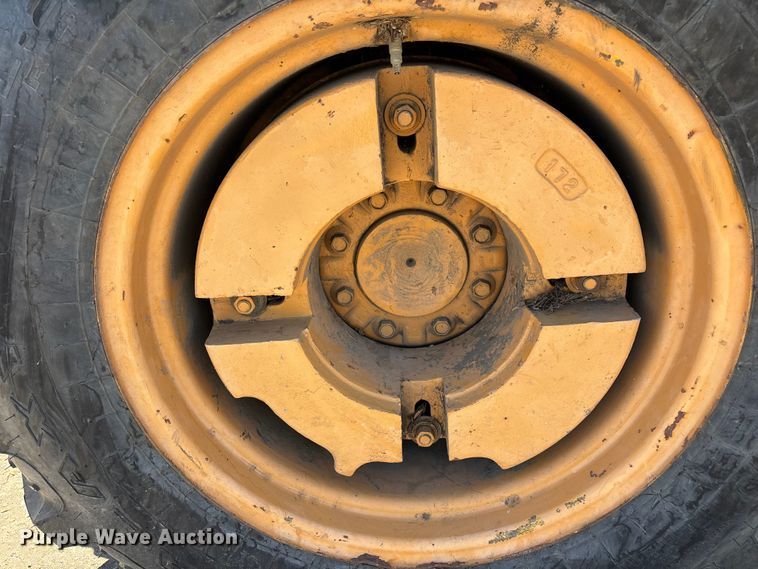 image for item ER7661 1977 Case 580C industrial tractor