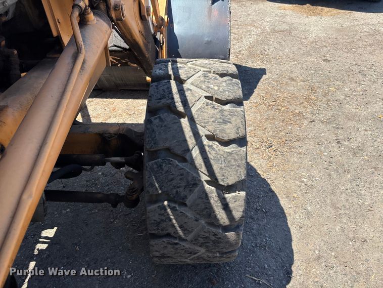 image for item ER7661 1977 Case 580C industrial tractor