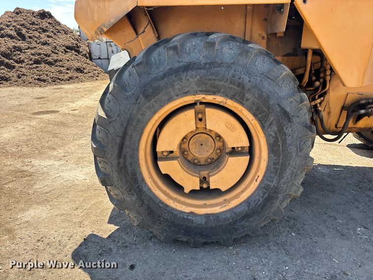 image for item ER7661 1977 Case 580C industrial tractor