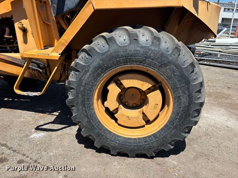 image for item ER7661 1977 Case 580C industrial tractor