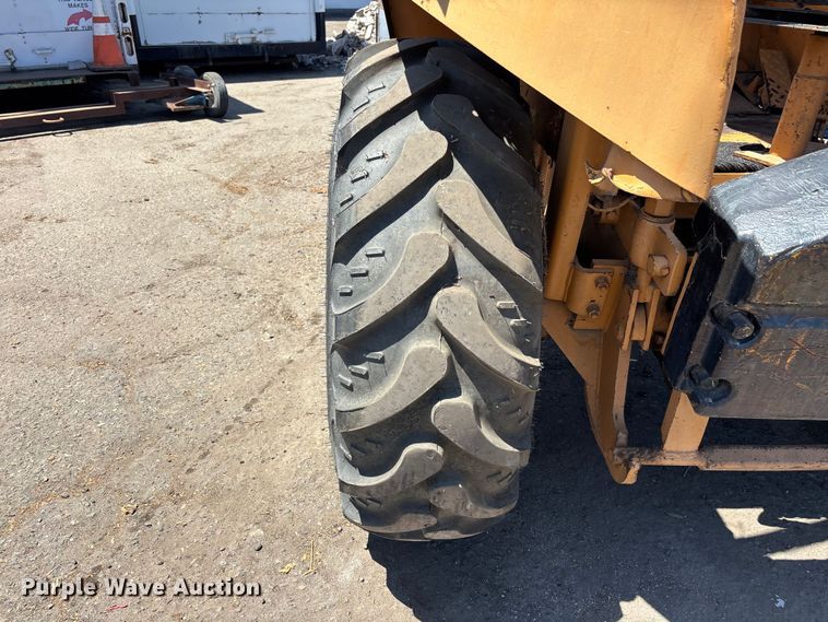 image for item ER7661 1977 Case 580C industrial tractor