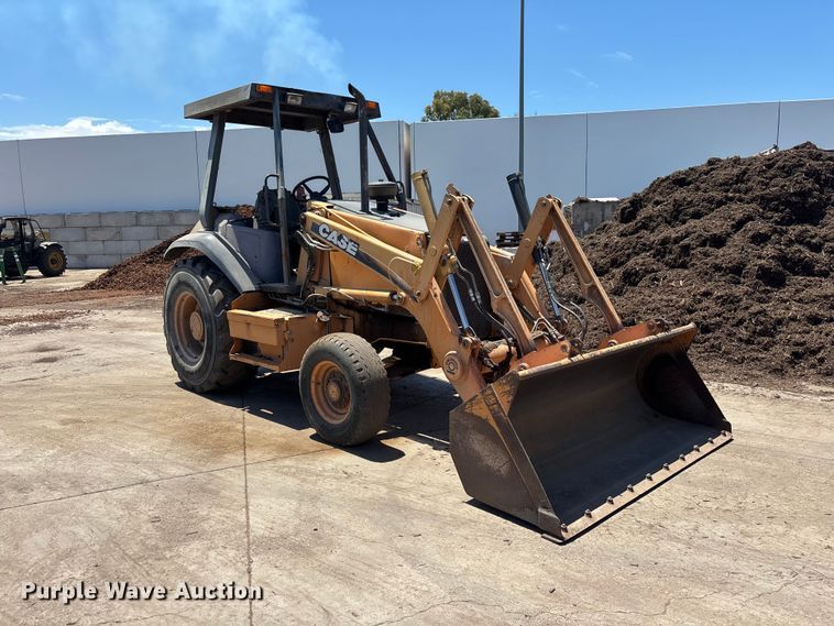 image for item ER7662 2002 Case 570 MXT industrial tractor