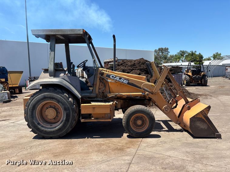 image for item ER7662 2002 Case 570 MXT industrial tractor
