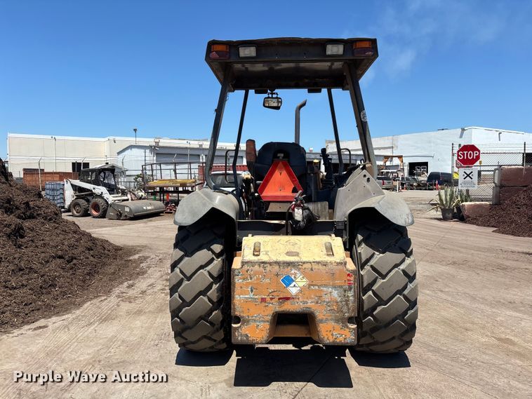 image for item ER7662 2002 Case 570 MXT industrial tractor