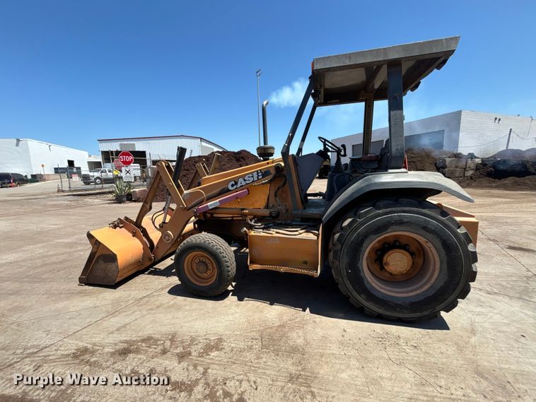 image for item ER7662 2002 Case 570 MXT industrial tractor