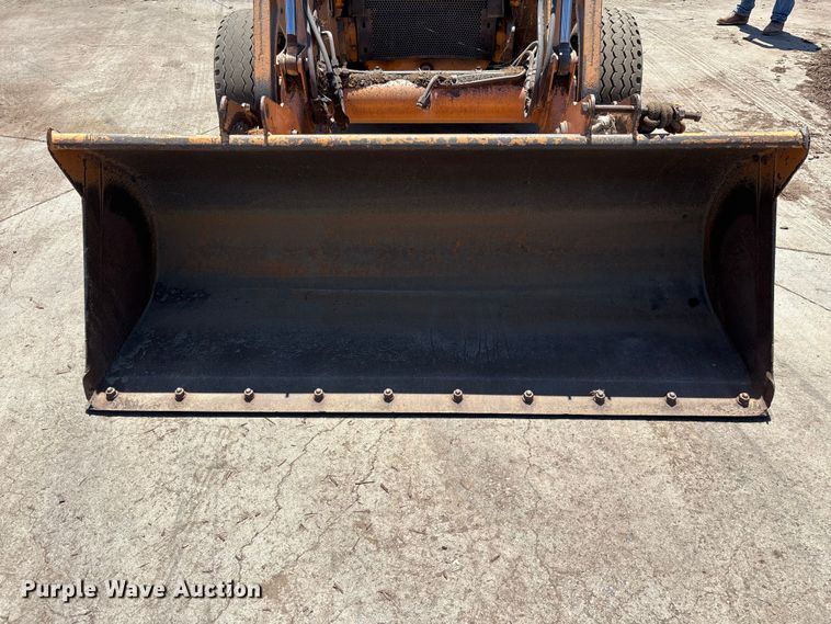 image for item ER7662 2002 Case 570 MXT industrial tractor
