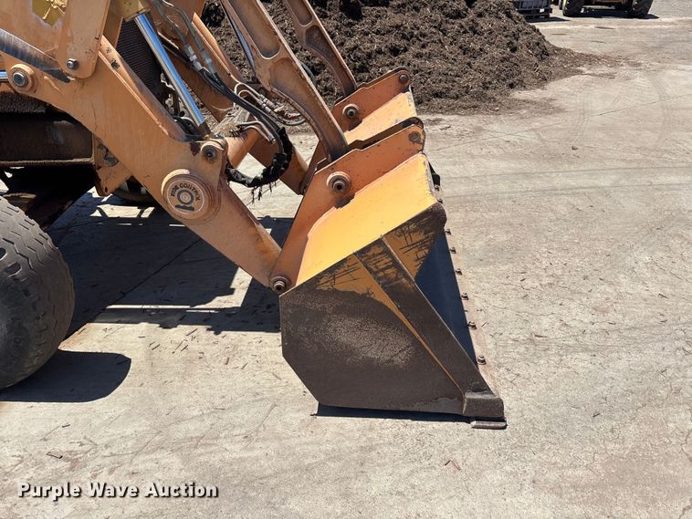 image for item ER7662 2002 Case 570 MXT industrial tractor