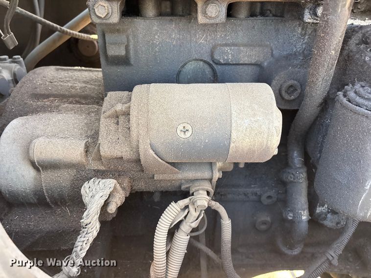 image for item ER7662 2002 Case 570 MXT industrial tractor