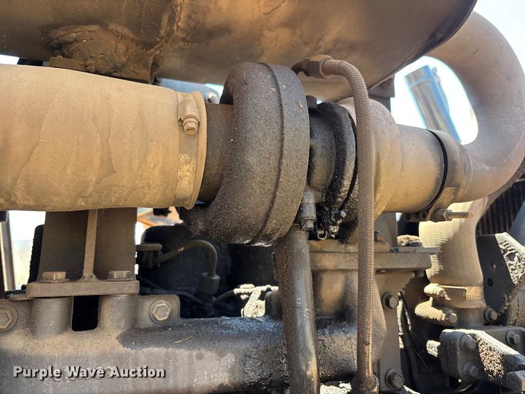 image for item ER7662 2002 Case 570 MXT industrial tractor
