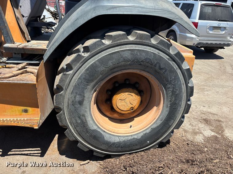 image for item ER7662 2002 Case 570 MXT industrial tractor