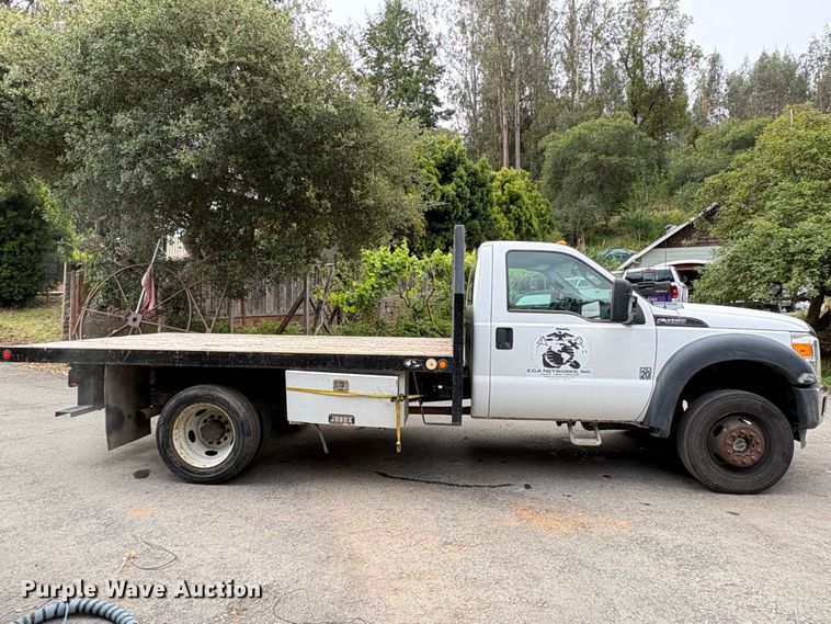 image for item ET0560 2015 Ford F450 Super Duty flatbed truck