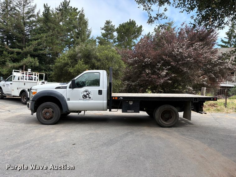 image for item ET0560 2015 Ford F450 Super Duty flatbed truck