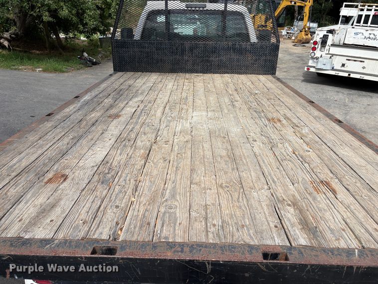 image for item ET0560 2015 Ford F450 Super Duty flatbed truck