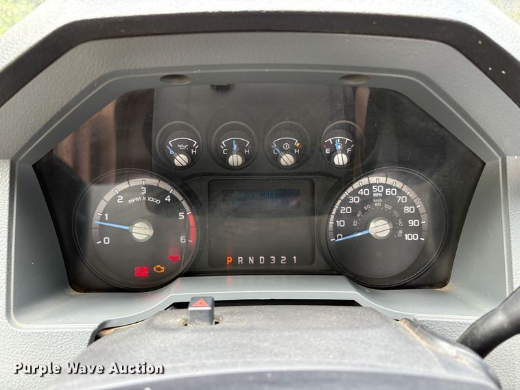 image for item ET0560 2015 Ford F450 Super Duty flatbed truck