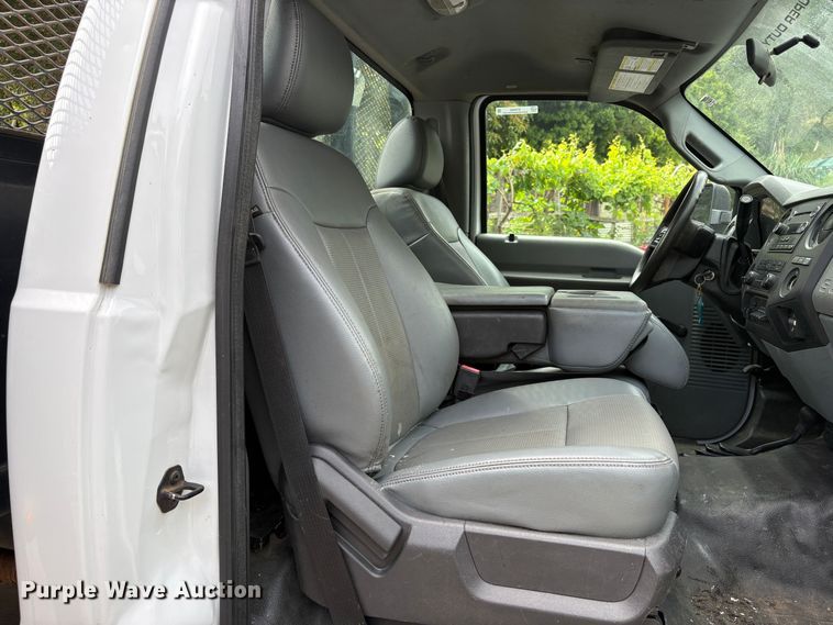 image for item ET0560 2015 Ford F450 Super Duty flatbed truck
