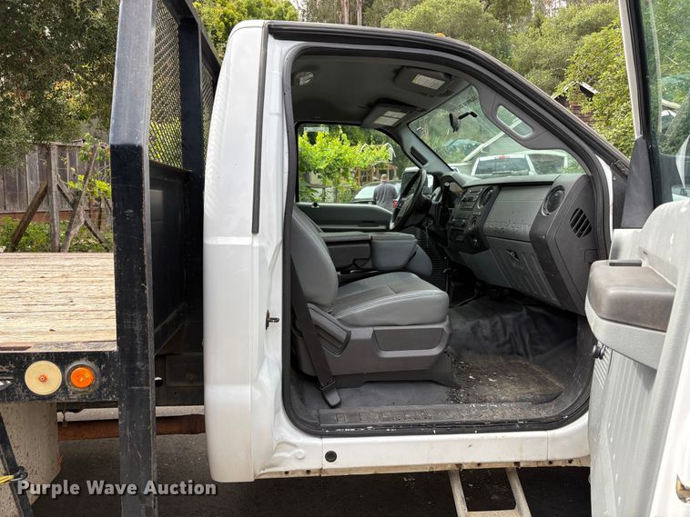 image for item ET0560 2015 Ford F450 Super Duty flatbed truck