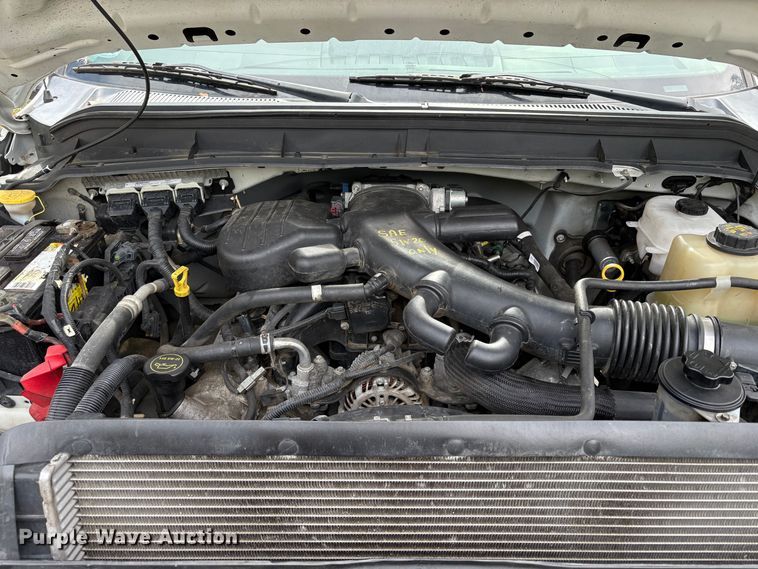 image for item ET0560 2015 Ford F450 Super Duty flatbed truck